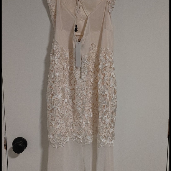 Beautiful ball gown - Picture 7 of 9